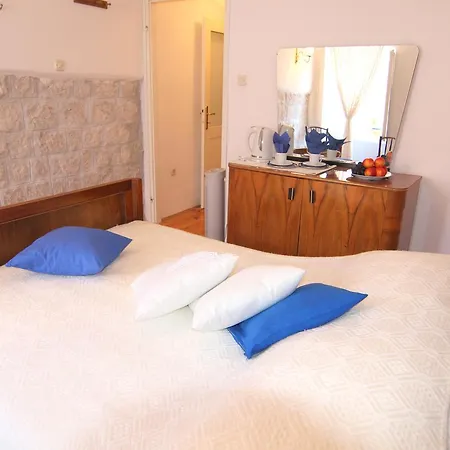 友苏拉公寓 帕格